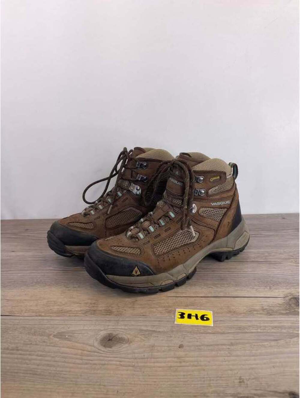 Vasque Breeze 2.0 GTX Waterproof Hiking Boots Women's Size 8 Medium Superfeet